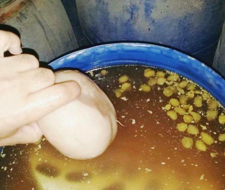الضابطة الجمركية: ضبط 2.5 طن مخللات غير صالحة الاستهلاك في الخليل 
